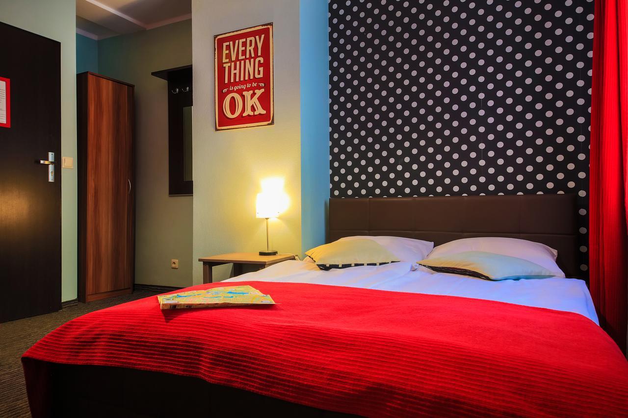 Glow Hostel Breslau Exterior foto