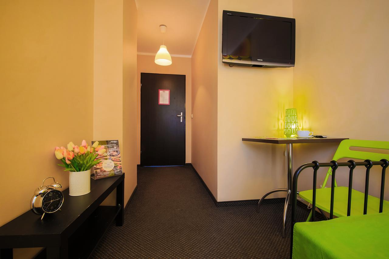 Glow Hostel Breslau Exterior foto