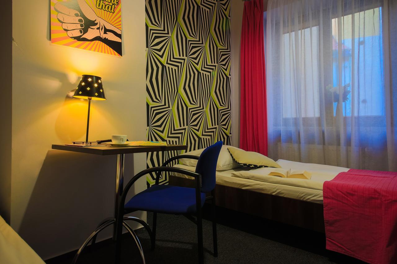 Glow Hostel Breslau Exterior foto