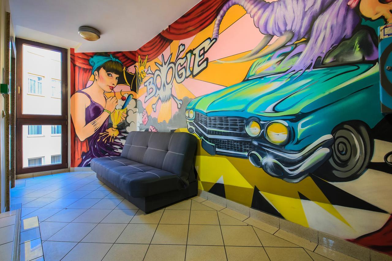 Glow Hostel Breslau Exterior foto